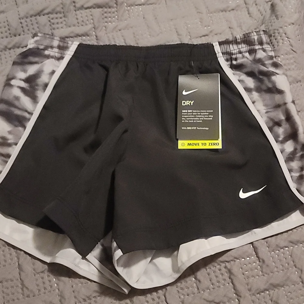 NIKE GIRL'S DRI-FIT RUNNING SHORTS: BLACK/GRAY/TIE DIE: NWT: SZ L